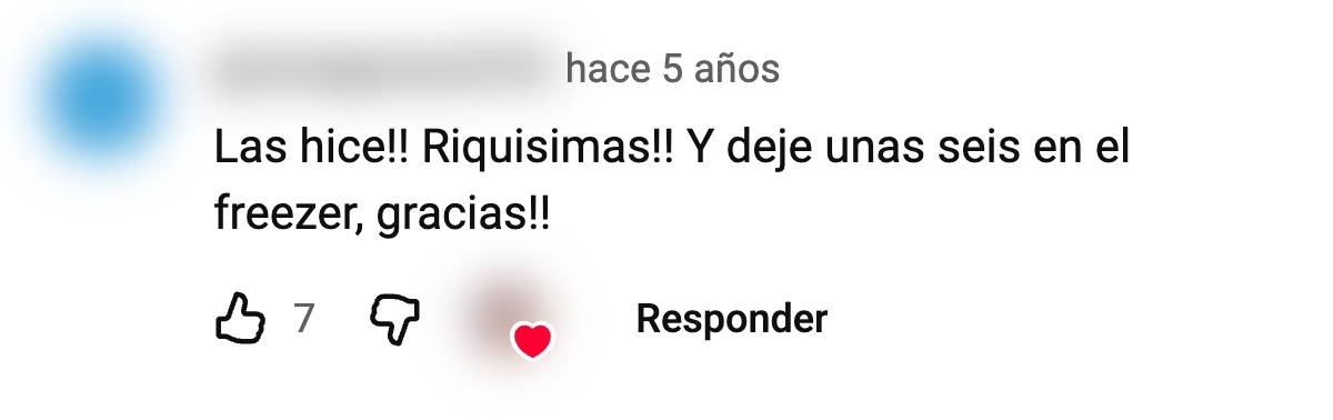 Captura de un comentario en un video de receta, con el nombre y la foto difuminados