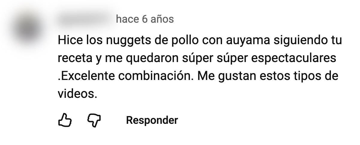 Captura de un comentario en un video de receta, con el nombre y la foto difuminados
